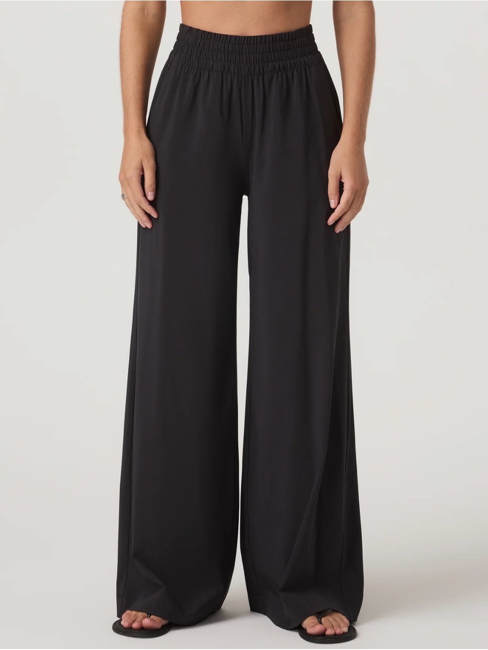 Vuori Villa Wide Leg- Black - Picture 2 of 7